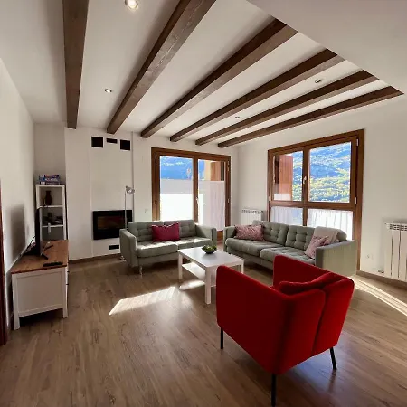 Bpirineos-cregueena Apartment *