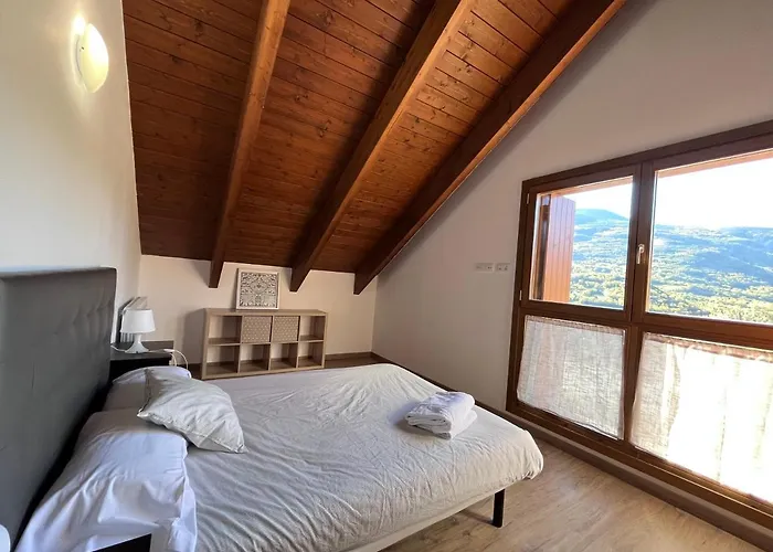 Bpirineos-cregueena Apartment *